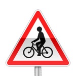 Panneau de danger annonçant un débouché de cycliste venant de droite ou gauche