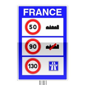 Panneau d'indication aux frontières des limites de vitesse sur le territoire français