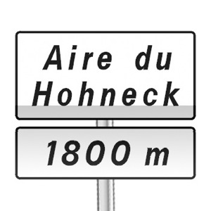Panneau d'indication de pré-signalisation d'une aire de service ou de repos sur route à chaussées séparées