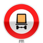 Panneau d'interdiction d'accéder aux véhicules transportant des marchandises dangereuses
