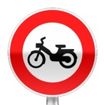Panneau d'interdiction d'accès aux cyclomoteurs